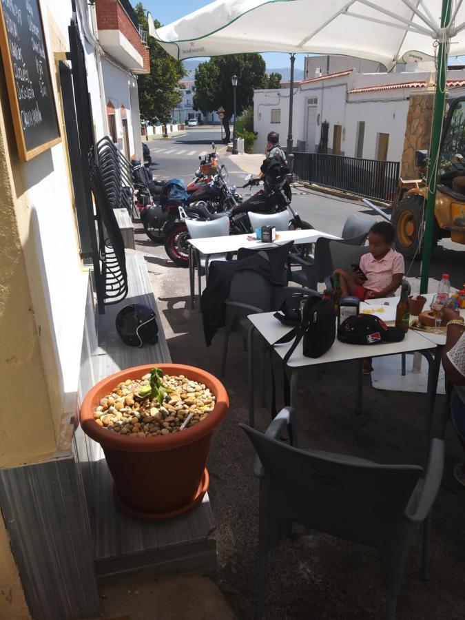 Pension La Fuente Abrucena Екстериор снимка